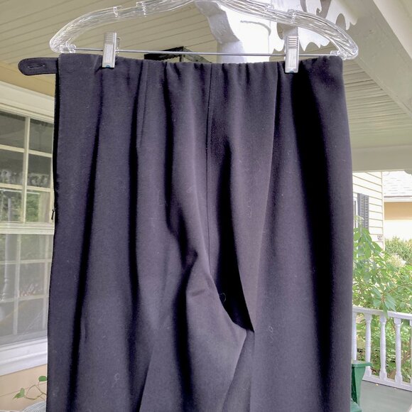 Sigrid Olsen Black Slacks with elastic waist and side zipper - Picture 4 of 10